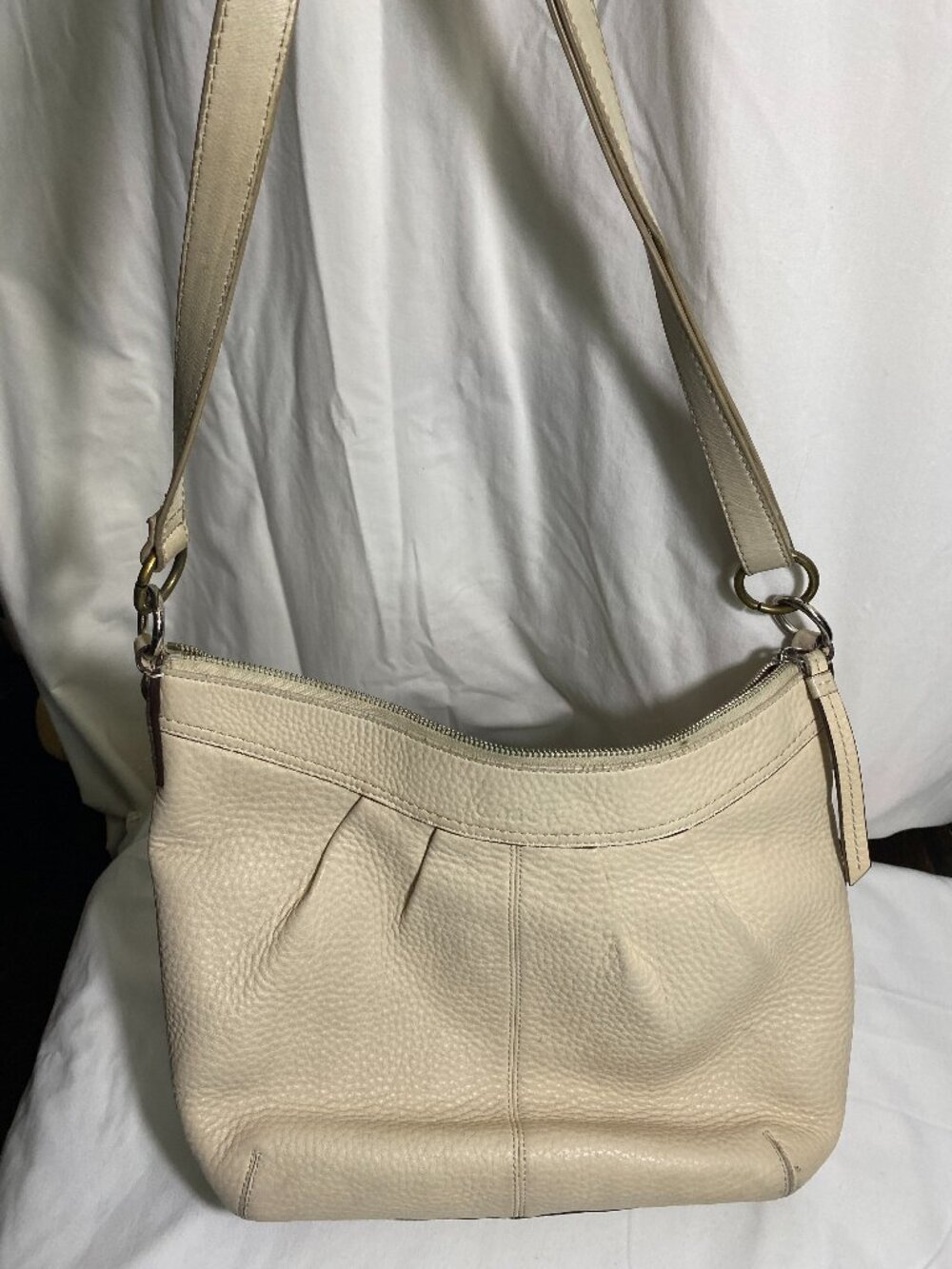Coach Pebbled Leather Shoulder Bag Cream Ivory Pink Lined Hobo Purse F15064